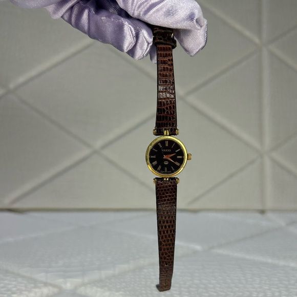 GucciโQuartz Gold-Tone Leather Calfskin Casual Brown Watch - Picture 2 of 9